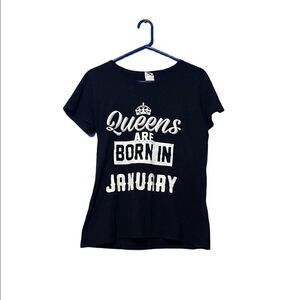 Queens are born in January graphic T-shirt Size Large